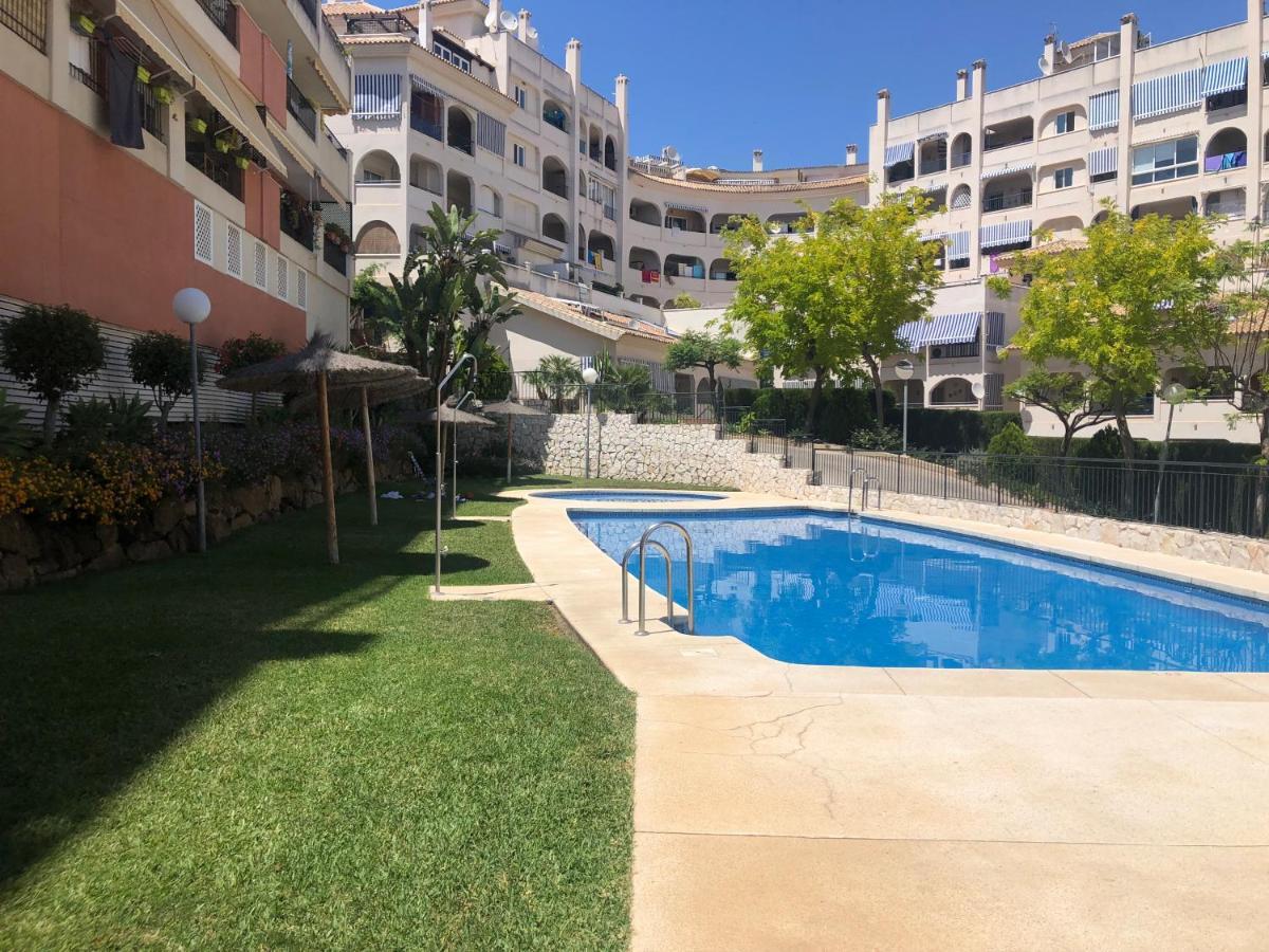 Piso En Zona Tranquila De - Torrequebrada Golf Lejlighed Benalmádena Eksteriør billede